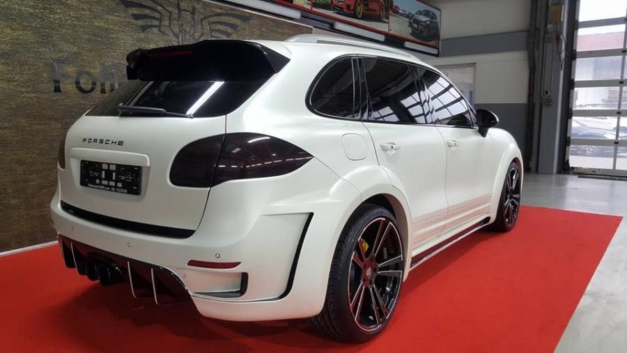  Porsche Cayenne Turbo by Folienwerk-NRW 2016 года  (фото 2 из 7)